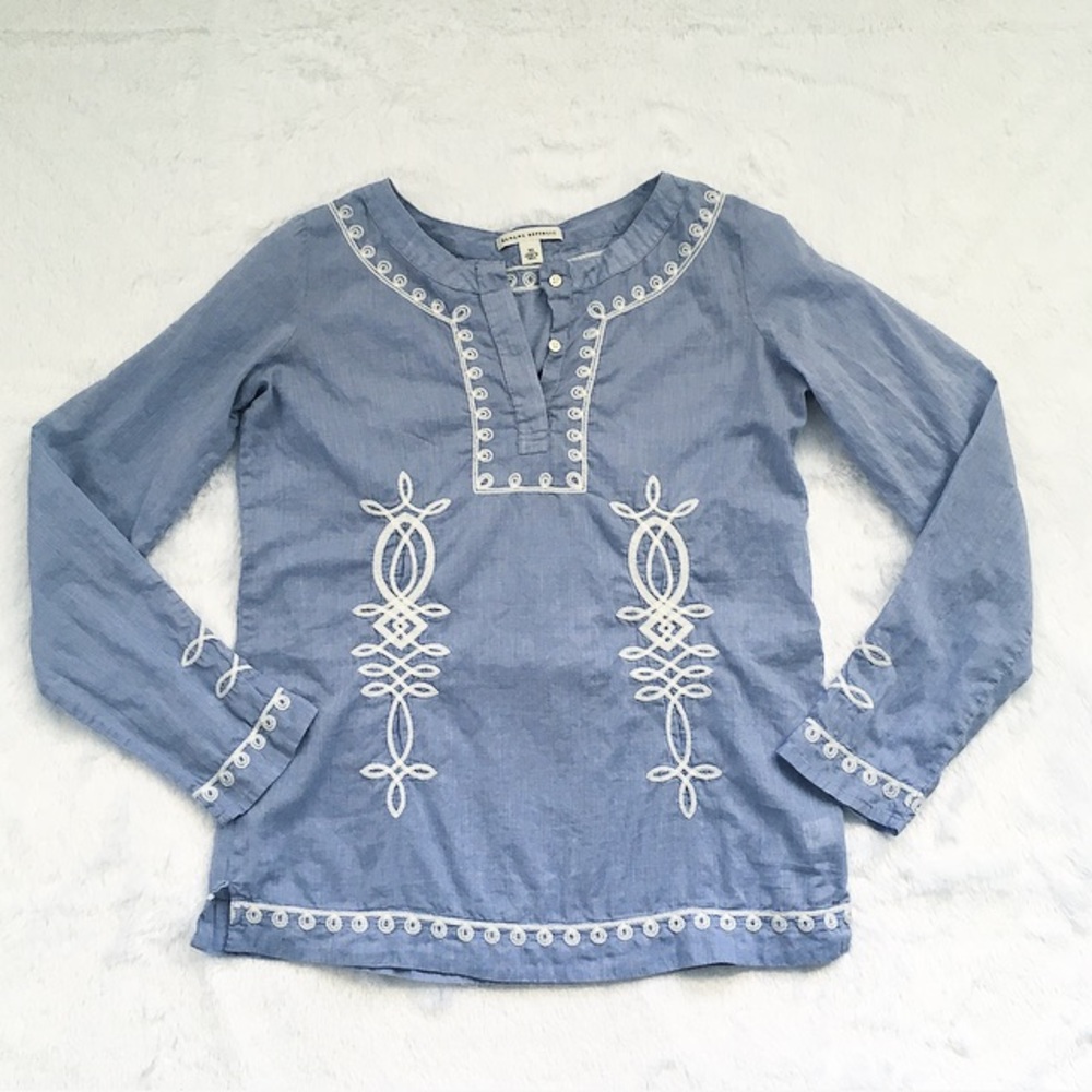NWOT Blue Banana Republic Embroidered Blouse